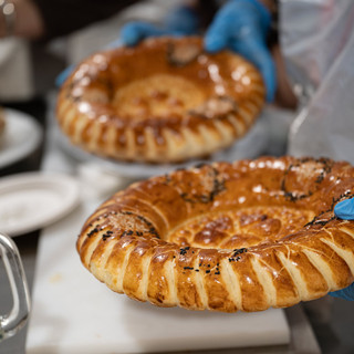 Terra Madre, Slow Food rilancia il diritto al cibo: "Non basta riempire i piatti, servono terra, acqua, semi e conoscenza"