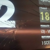 In foto il display danneggiato