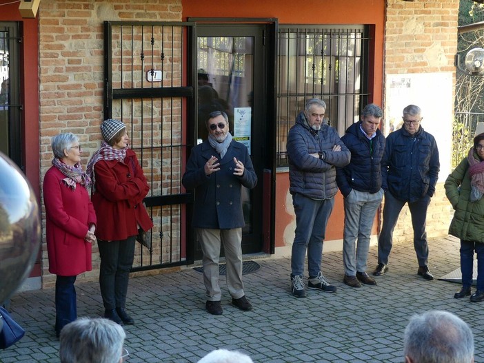 L'inaugurazione del nuovo  spazio pubblico per la comunità, in piazza Destefanis.