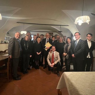 I soci e gli ospiti della serata insieme a Beppe Ghisolfi