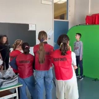 Ceresole d'Alba, i bambini della Quinta Primaria realizzano uno spot sul uso responsabile dei media digitali con il green screen Ceresole d'Alba, i bambini della Quinta Primaria realizzano uno spot sul uso responsabile dei media digitali con il green screen
