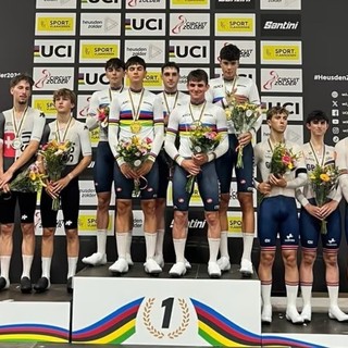 CICLISMO / Alberto Veglia trionfa nell’inseguimento a squadre ai Mondiali juniores e si mette al collo una meravigliosa medaglia d’oro