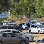 Le auto di alcuni dei partecipanti al festival musicale tramutatasi in tragedia Le auto di alcuni dei partecipanti al festival musicale tramutatasi in tragedia