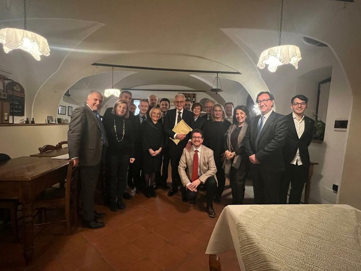 I soci e gli ospiti della serata insieme a Beppe Ghisolfi