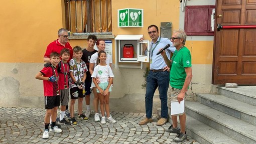 Alba: inaugurato il nuovo defibrillatore a Scaparoni in occasione della terza edizione di Scaparoni Adventure Alba: inaugurato il nuovo defibrillatore a Scaparoni in occasione della terza edizione di Scaparoni Adventure