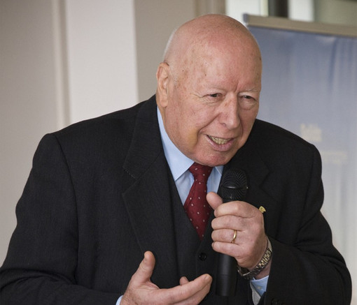 "Natale Carlotto, un Politico con la P maiuscola" "Natale Carlotto, un Politico con la P maiuscola"