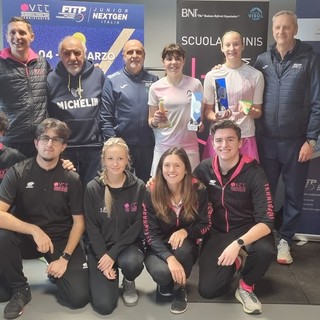 La premiazione under 14 femminile con staff e dirigenti alla VTT