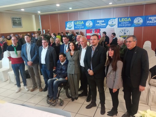 Foto di gruppo dei dirigenti della Lega al congresso provinciale di Cussanio nel dicembre 2022