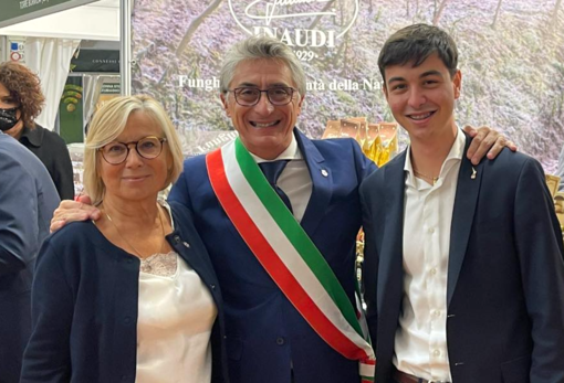 Lorenzo Barbero col sindaco Bo e la capogruppo della Lega in Consiglio Elena Alessandria