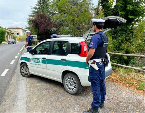 La Morra, il bilancio 2025 della Polizia locale: 10 incidenti e 445 violazioni al Codice della Strada