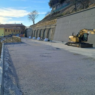 Piazza Castello a La Morra: lavori da 880 mila euro per la sicurezza del versante