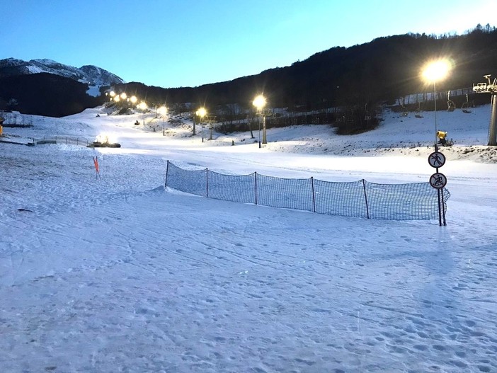Limone Piemonte, sabato 10 gennaio torna lo sci in notturna al maneggio Limone Piemonte, sabato 10 gennaio torna lo sci in notturna al maneggio