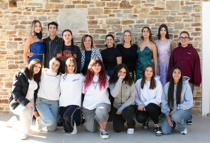 CFP Cemon: le studentesse hanno curato trucco e acconciature per uno shooting d'autore CFP Cemon: le studentesse hanno curato trucco e acconciature per uno shooting d'autore