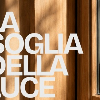 La soglia della luce: il serramento in legno come elemento compositivo dello spazio