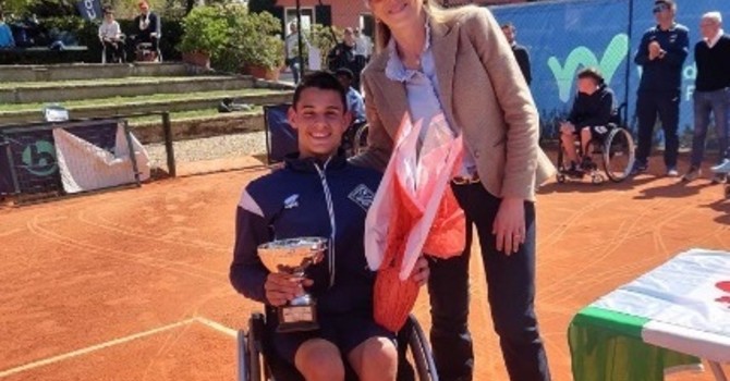 Lorenzo Politanò con la presidente del circo tennis di Firenze