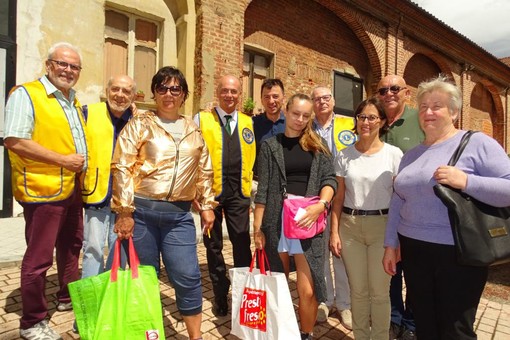La consegna dei beni alle famiglie ucraine da parte del Lions Club Bra