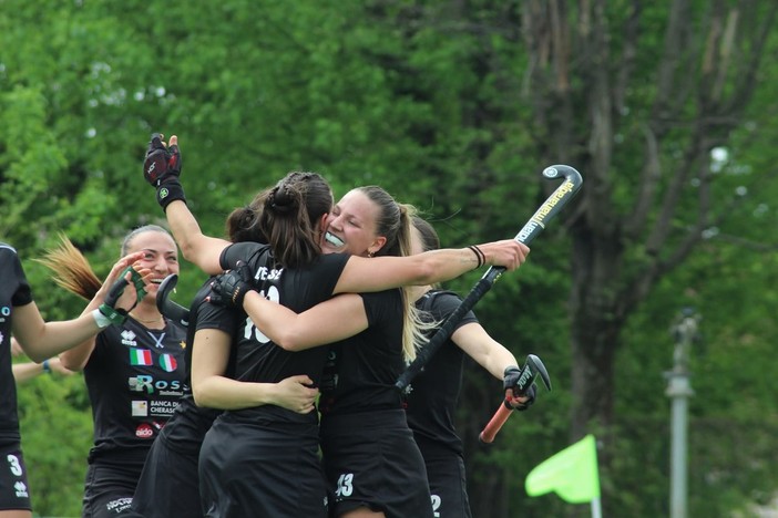 La gioia delle braidesi dopo la vittoria con Torino