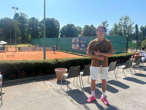 Lorenzo Leone, uno dei tennisti di casa Country impegnati nella Lilium Cup Lorenzo Leone, uno dei tennisti di casa Country impegnati nella Lilium Cup