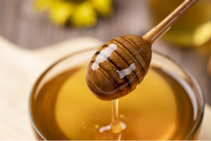 Montezemolo celebra il suo oro dolce: il 4 e 5 luglio torna la 35ª Fiera Regionale del Miele Montezemolo celebra il suo oro dolce: il 4 e 5 luglio torna la 35ª Fiera Regionale del Miele