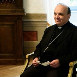 Il vescovo Marco Brunetti Il vescovo Marco Brunetti