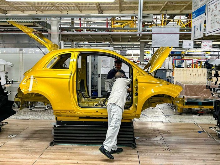 Mirafiori gode degli effetti della 500 ibrida Mirafiori gode degli effetti della 500 ibrida