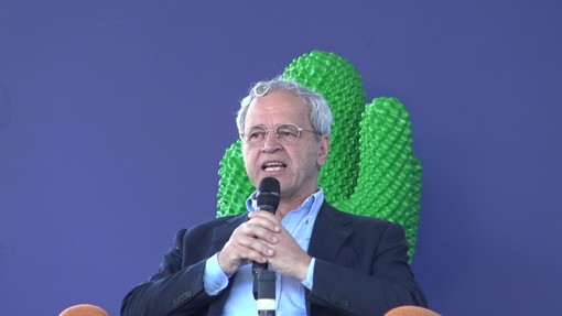 Festival della Tv, Enrico Mentana non cambia idea su Gaza: "Un massacro ingiustificabile, ma il genocidio è un'altra cosa" [VIDEO]