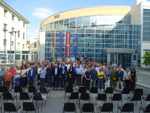 Provincia di Cuneo, medaglie ai dipendenti in pensione