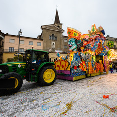 EVENTI / Impazza il Carnevale in Granda: sfilate e maschere, ma anche appuntamenti culturali e sportivi
