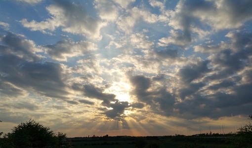 METEO / Primo weekend di ottobre con tempo stabile sulla Granda, tra sole e qualche nube METEO / Primo weekend di ottobre con tempo stabile sulla Granda, tra sole e qualche nube