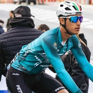 Il giovane portacolori della Petrolike è ricoverato in coma farmacologico all’ospedale di Cuneo. Si valuta un intervento per ridurre diverse fratture a mandibola e zigomo Il giovane portacolori della Petrolike è ricoverato in coma farmacologico all’ospedale di Cuneo. Si valuta un intervento per ridurre diverse fratture a mandibola e zigomo