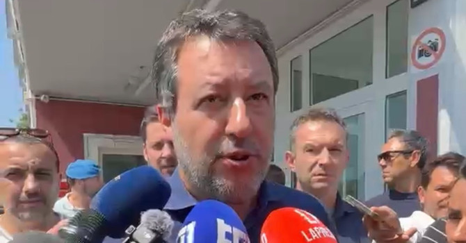 Matteo Salvini durante una precedente visita al carcere di Bollate Matteo Salvini durante una precedente visita al carcere di Bollate