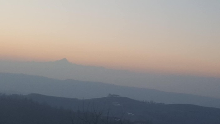 Addio 2025: l’ultimo tramonto dell’anno è da cartolina