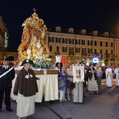 A Cuneo si celebra la Madonna del Carmine: nel pomeriggio l'Infiorata e la sera la processione A Cuneo si celebra la Madonna del Carmine: nel pomeriggio l'Infiorata e la sera la processione
