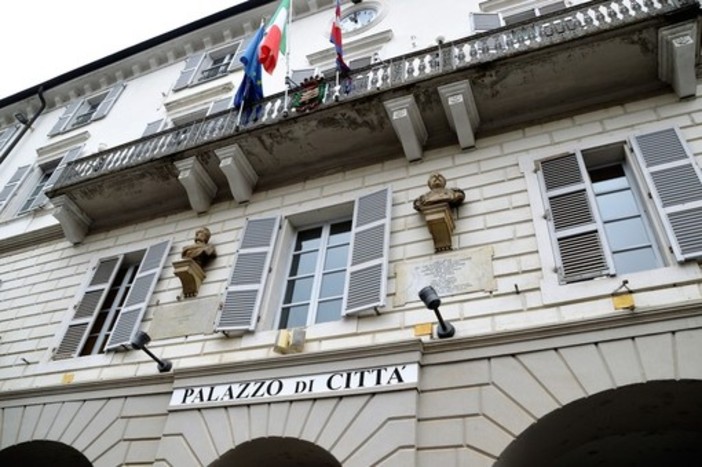 Il municipio di Ceva Il municipio di Ceva
