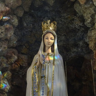 Simulacro della B.V. di Fatima, presente ai Battuti Neri di Bra