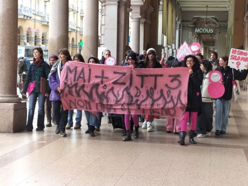 Immagine di repertorio di un'ultima manifestazione di Non Una Di Meno Immagine di repertorio di un'ultima manifestazione di Non Una Di Meno