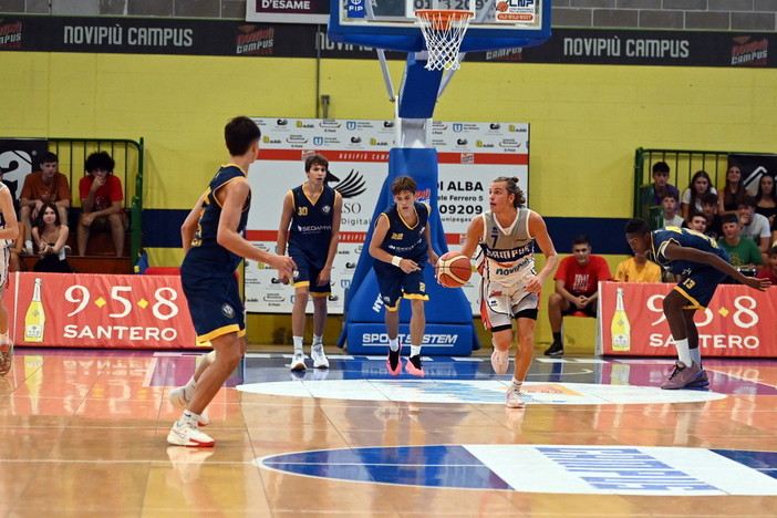 BASKET U17 / A Corneliano la super sfida per il primo posto tra Campus e Tortona