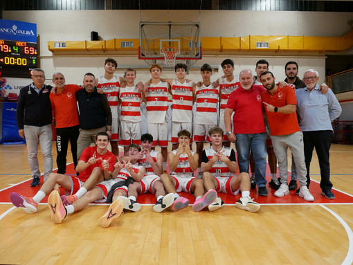 BASKET / Il derby tra Alba e Bra va all'Olimpo che rimonta dal -18 BASKET / Il derby tra Alba e Bra va all'Olimpo che rimonta dal -18