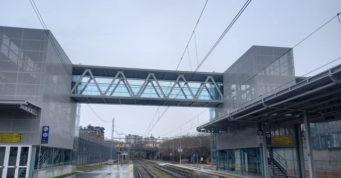 La passerella alla stazione di Alba