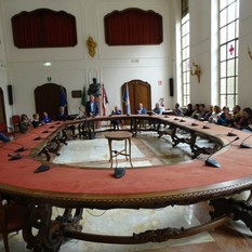 RETROSCENA / Provincia, la lista unica è come la “Bela Maria”, tutti la vogliono ma nessuno la piglia