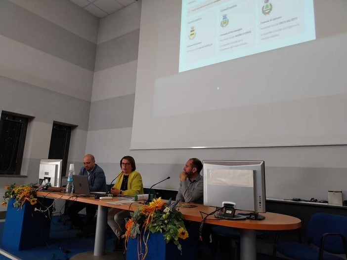 Presentata la riorganizzazione del Servizio Socio-assistenziale dell’Unione Montana Valli Mongia, Cevetta, Langa Cebana e Alta Valle Bormida Presentata la riorganizzazione del Servizio Socio-assistenziale dell’Unione Montana Valli Mongia, Cevetta, Langa Cebana e Alta Valle Bormida