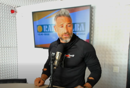 Maxim Pioggia negli studi di Radio Alba, questa mattina