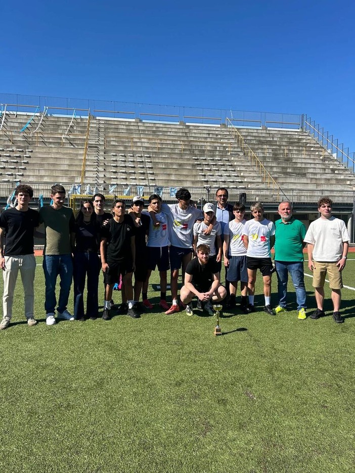 Un momento della premiazione del torneo scolastico albese Un momento della premiazione del torneo scolastico albese