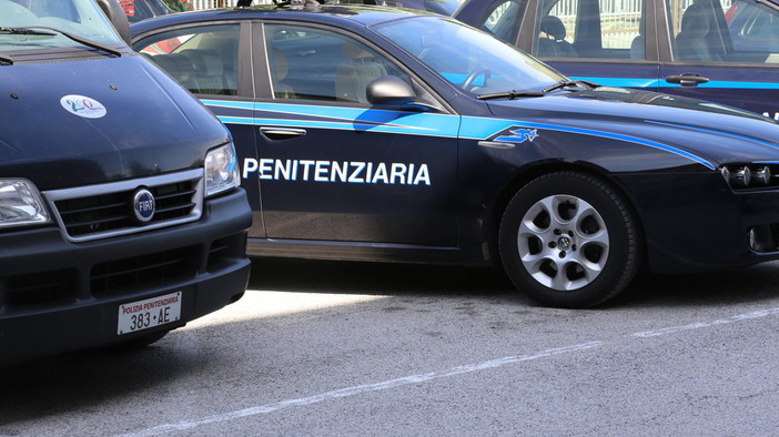 Carcere di Saluzzo, sequestrati due telefoni a detenuti esponenti della criminalità organizzata Carcere di Saluzzo, sequestrati due telefoni a detenuti esponenti della criminalità organizzata