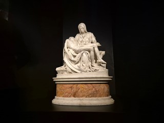 La Pietà di Michelangelo in mostra a Palazzo Banca d'Alba, dal 22 novembre 2025 al 1° marzo 2026. La Pietà di Michelangelo in mostra a Palazzo Banca d'Alba, dal 22 novembre 2025 al 1° marzo 2026.
