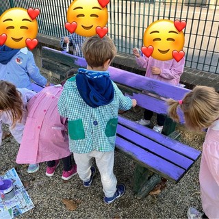 Ceresole d'Alba, tre panchine per un messaggio di rispetto e solidarietà Ceresole d'Alba, tre panchine per un messaggio di rispetto e solidarietà