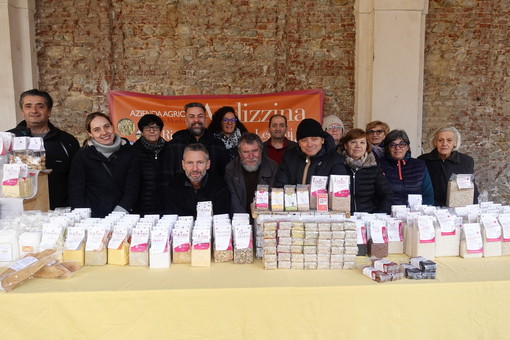 Alcuni produttori del Mercato della Terra di Bra, in programma ogni terza domenica del mese