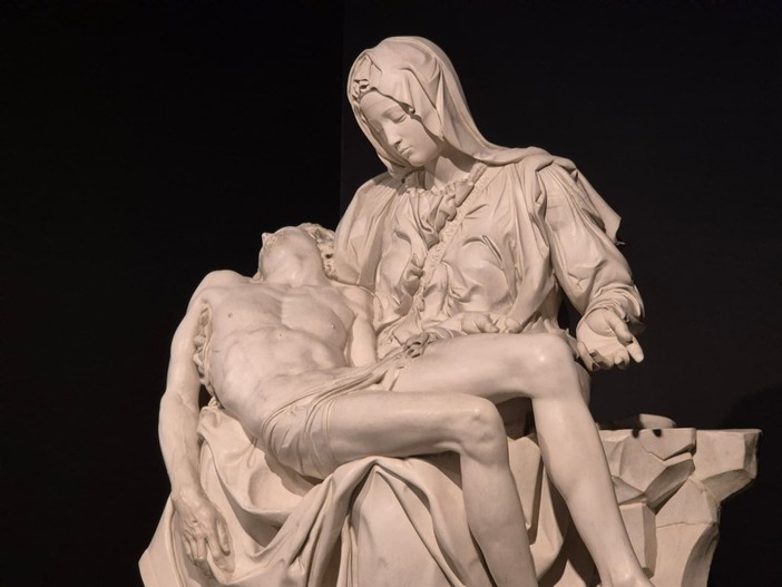 La Pietà di Michelangelo in mostra a Palazzo Banca d'Alba, dal 22 novembre 2025 al 1° marzo 2026. La Pietà di Michelangelo in mostra a Palazzo Banca d'Alba, dal 22 novembre 2025 al 1° marzo 2026.