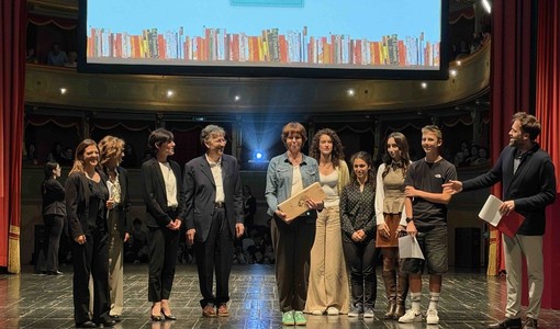Julia Deck vince il Premio Lattes Grinzane 2026 con il romanzo “Ann d’Inghilterra” Julia Deck vince il Premio Lattes Grinzane 2026 con il romanzo “Ann d’Inghilterra”