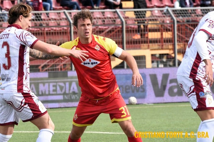 Un'azione di gioco di Pontedera-Bra